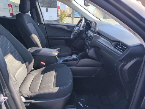 Used 2025 Ford Escape Active AWD/4WD image 27