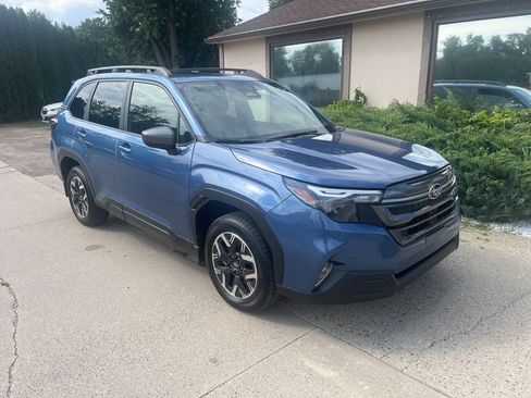 Used 2025 Subaru Forester Premium w/ Protection Package AWD/4WD image 1