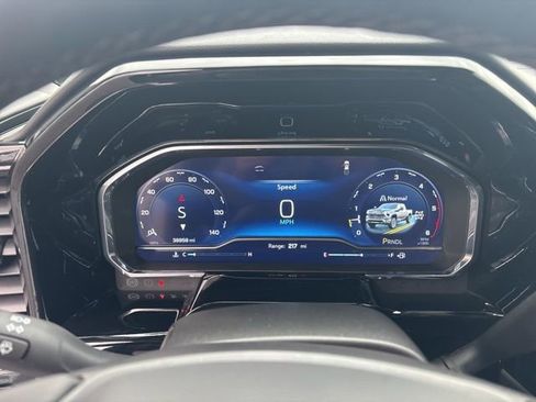 Used 2024 Chevrolet Silverado 2500 LTZ w/ LTZ Convenience Package image 12