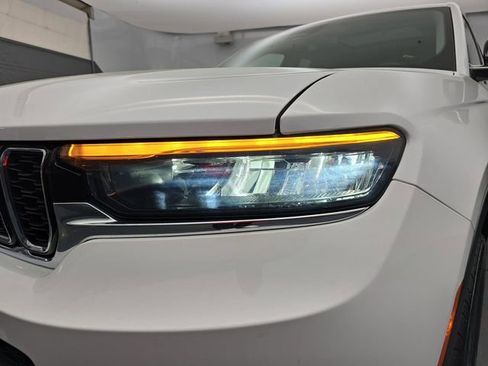 Used 2022 Jeep Grand Cherokee L Limited image 14