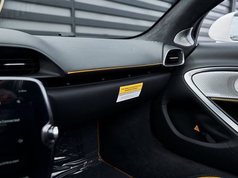 Used 2025 McLaren Artura Spider image 74