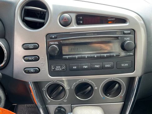 Used 2007 Toyota Matrix FWD image 11