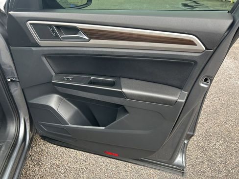 Used 2021 Volkswagen Atlas SE image 27