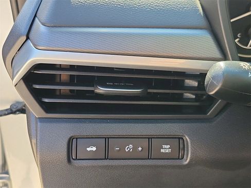 Used 2025 Nissan Altima 2.5 SR image 31