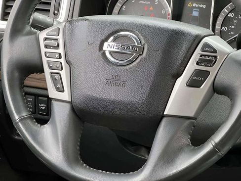 Used 2017 Nissan Titan SL image 18