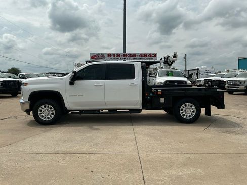 Used 2022 Chevrolet Silverado 2500 LT w/ Convenience Package AWD/4WD image 1