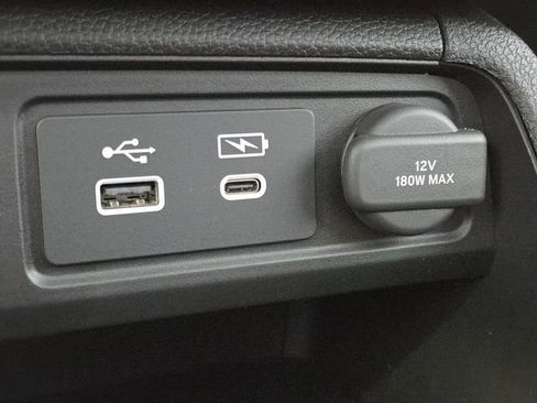 Used 2025 Honda Pilot Elite image 9