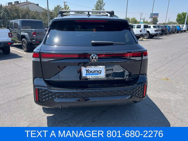 Used 2025 Volkswagen Tiguan SE R-Line AWD/4WD image 4