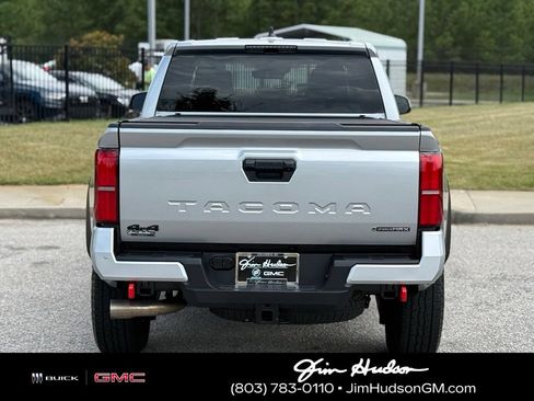 Used 2025 Toyota Tacoma TRD Off-Road AWD/4WD image 13