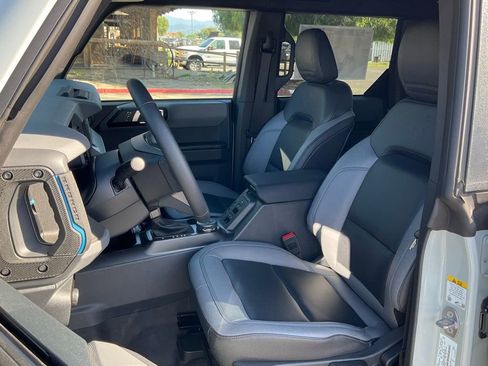 Certified 2024 Ford Bronco Black Diamond w/ Sasquatch Package image 58