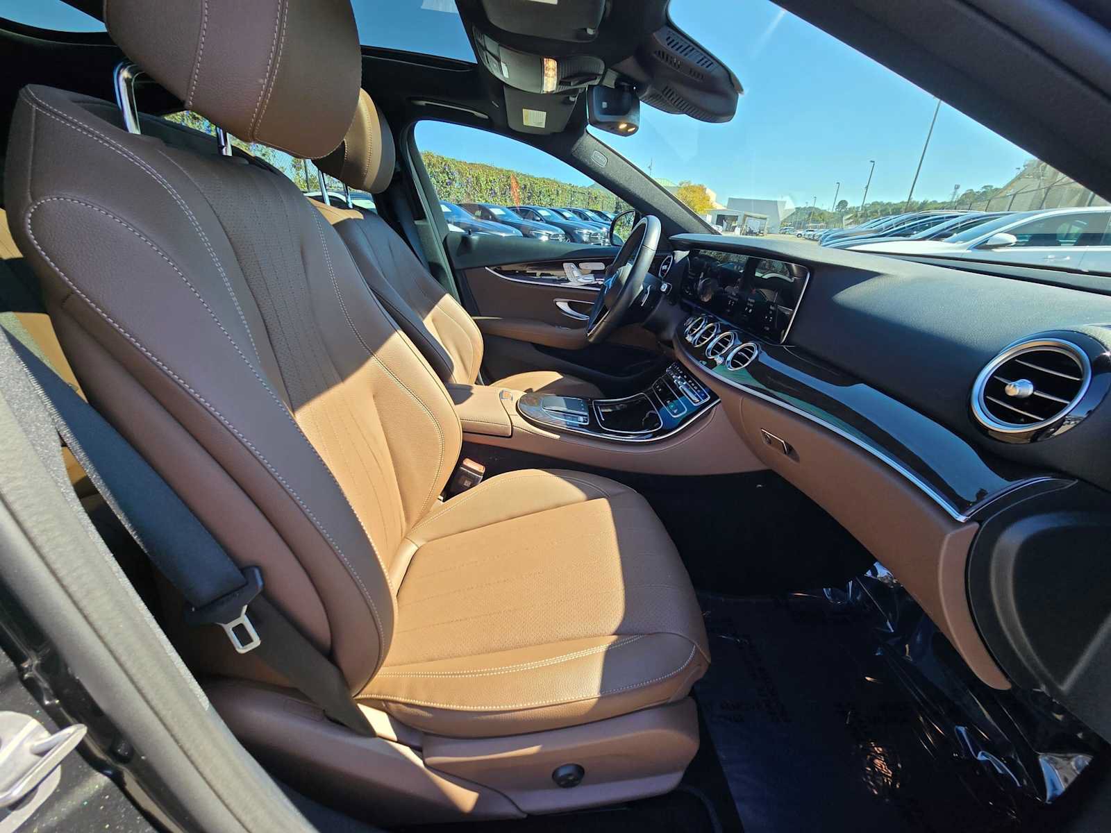Used 2023 Mercedes-Benz E 350 Sedan image 11