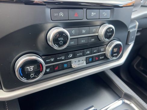 Certified 2024 Ford Expedition XLT image 16