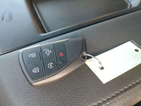 Used 2025 Chevrolet Silverado 2500 Custom w/ Custom Value Package image 30