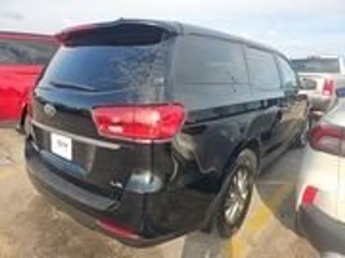 Used 2021 Kia Sedona LX image 6