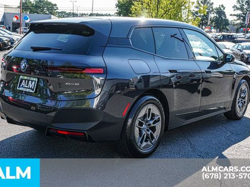 Used 2022 BMW iX xDrive50 w/ Dynamic Handling Package image 5