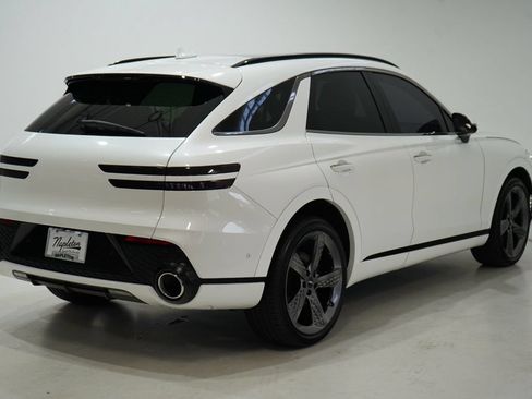 Used 2022 Genesis GV70 2.5T w/ Sport Prestige Package AWD/4WD image 8