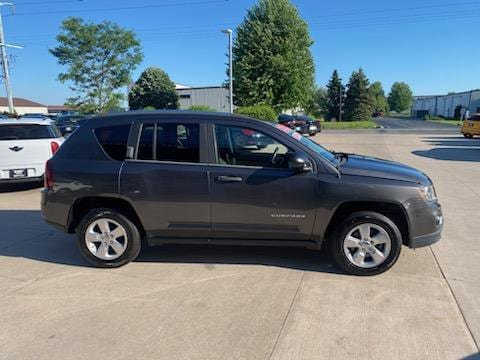 Used 2015 Jeep Compass Sport FWD image 2