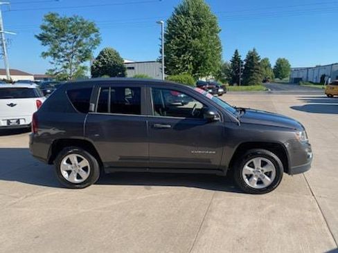 Used 2015 Jeep Compass Sport image 2