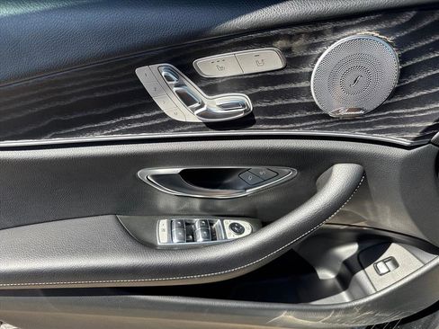 Used 2017 Mercedes-Benz E 300 4MATIC image 22