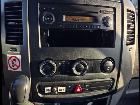 Used 2010 Mercedes-Benz Sprinter 3500 image 18