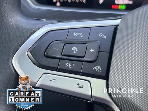 Certified 2023 Volkswagen Tiguan SE R-Line FWD image 19
