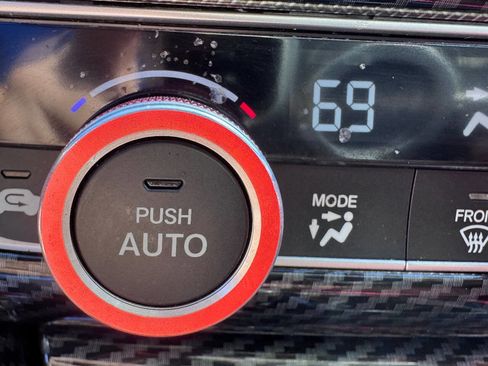 Used 2018 Honda Accord Sport image 32
