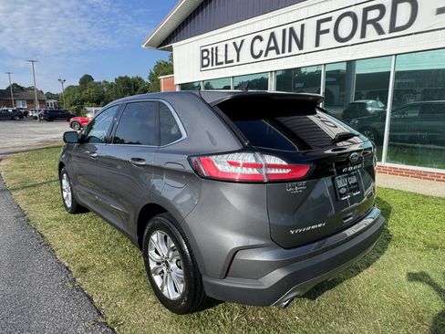 Used 2024 Ford Edge Titanium image 2