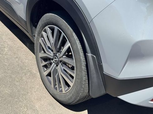 Used 2024 Nissan Kicks SV FWD image 8