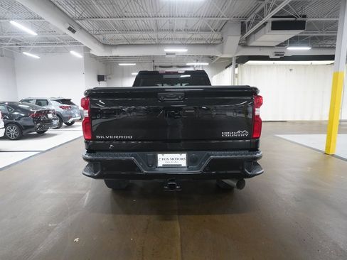 Certified 2022 Chevrolet Silverado 2500 High Country w/ Z71 Off-Road Package image 25