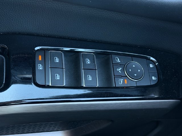 Used 2024 Nissan Pathfinder Platinum AWD/4WD image 14
