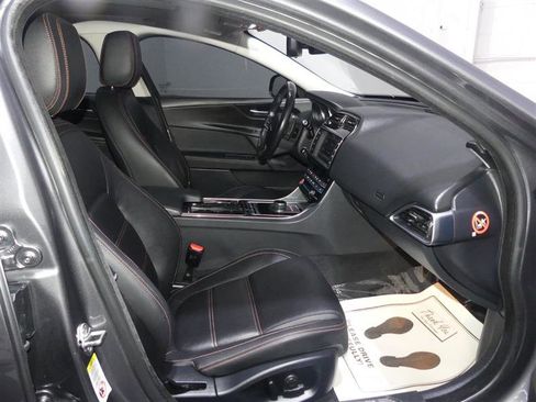 Used 2018 Jaguar XE Prestige AWD/4WD image 22