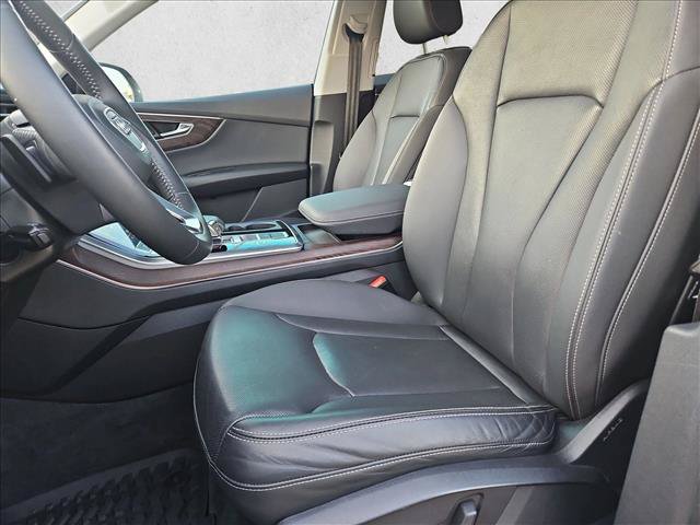 Used 2020 Audi Q8 Premium Plus w/ Premium Plus Package AWD/4WD image 17