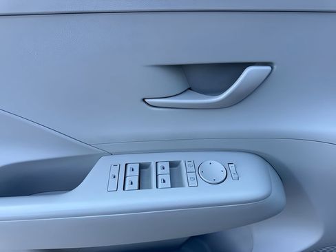 Used 2025 Hyundai Kona SEL FWD image 22