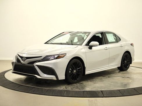 Used 2024 Toyota Camry XSE image 7