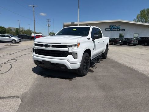 Used 2023 Chevrolet Silverado 1500 RST w/ Convenience Package II AWD/4WD image 2