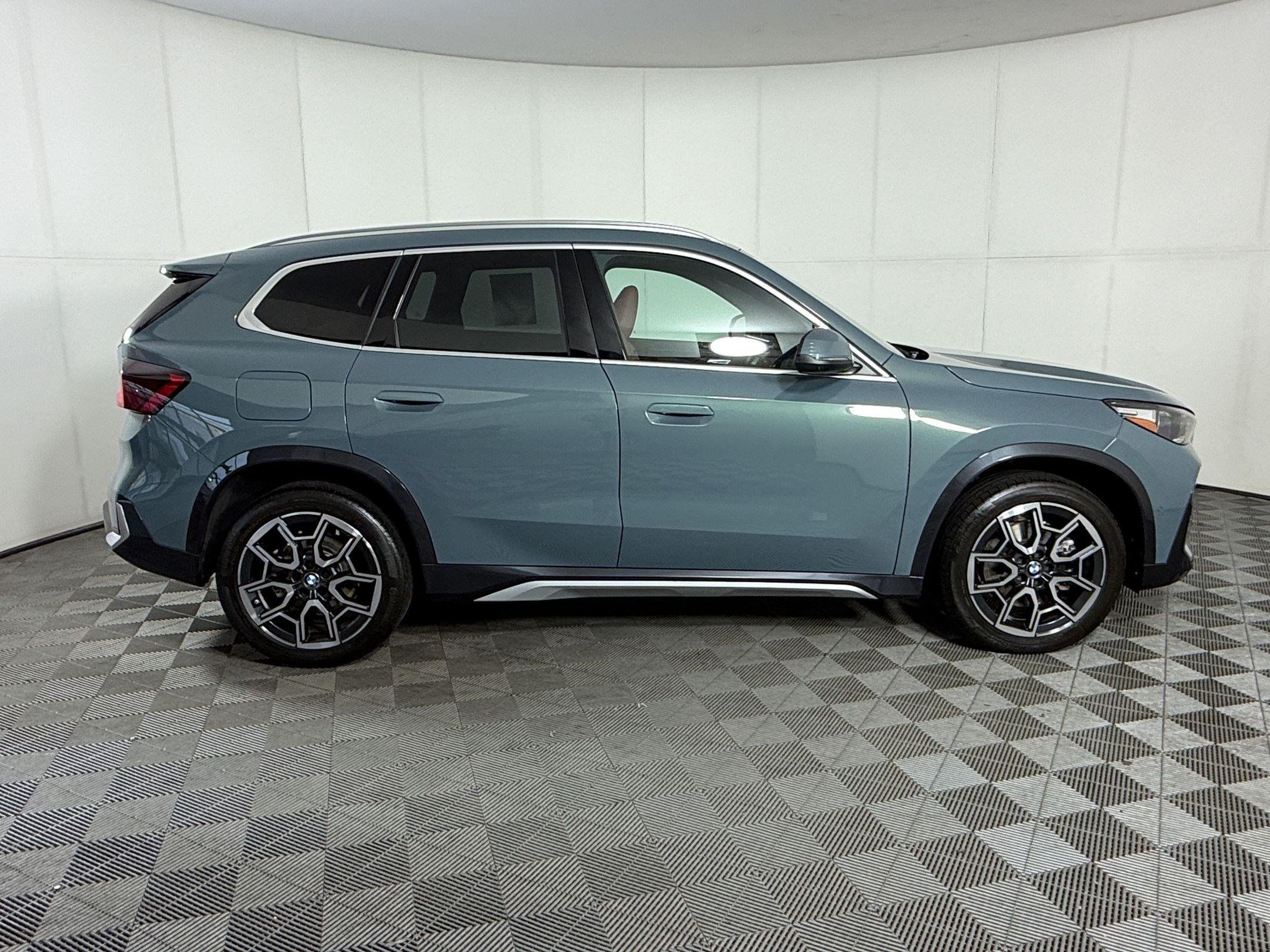 Used 2026 BMW X1 xDrive28i w/ Technology Package AWD/4WD image 8
