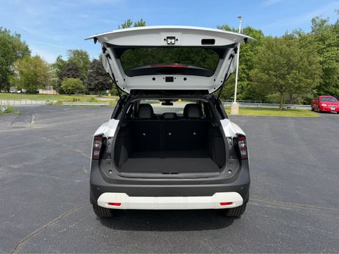 Used 2026 Nissan Kicks SR w/ Cold Weather Package AWD/4WD image 7