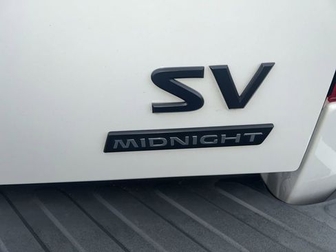 Used 2021 Nissan Frontier SV w/ Midnight Edition Floor Mats image 10