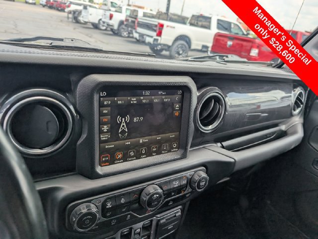 Used 2021 Jeep Wrangler Unlimited Sahara AWD/4WD image 19