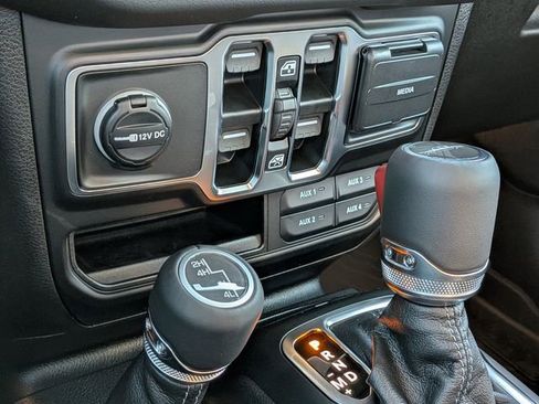 New 2025 Jeep Gladiator Sport image 22