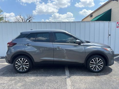 Used 2024 Nissan Kicks SV FWD image 7