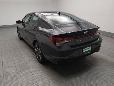 Used 2023 Hyundai Elantra SEL w/ Convenience Package FWD image 5