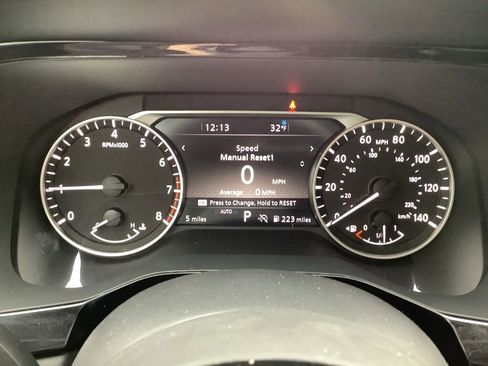 New 2025 Nissan Pathfinder SL w/ Black Appearance Package image 29