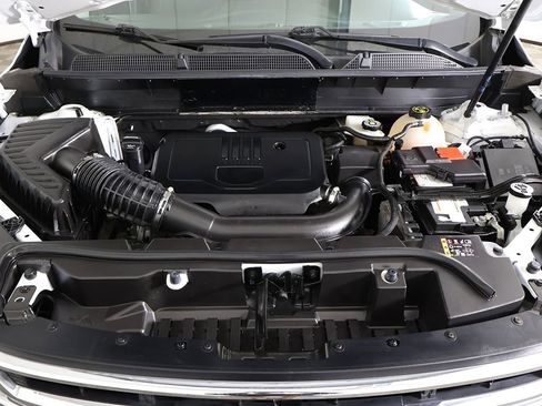 Used 2023 GMC Acadia SLE w/ Driver Convenience Package image 20