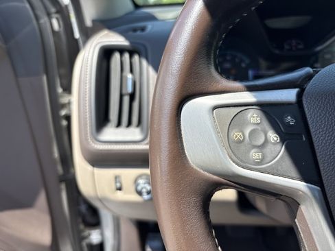 Used 2017 GMC Canyon SLT w/ Driver Alert Package RWD image 17