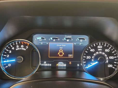 Used 2018 Ford F150 Platinum w/ Equipment Group 701A Luxury image 2