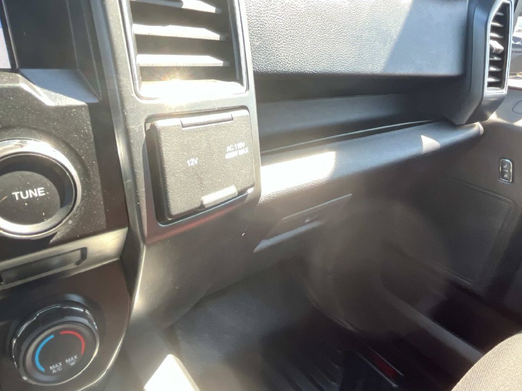 Used 2017 Ford F150 XLT w/ Equipment Group 302A Luxury AWD/4WD image 38