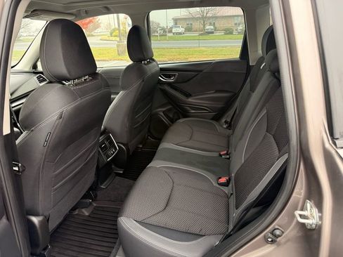 Used 2022 Subaru Forester Premium image 11