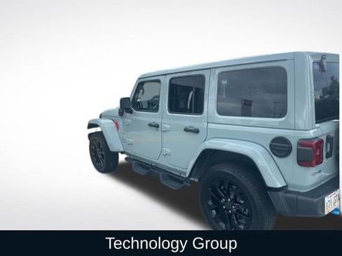 Used 2024 Jeep Wrangler Unlimited Sahara w/ Technology Group AWD/4WD image 6