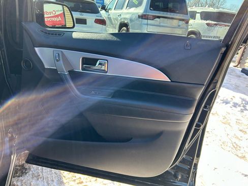 Used 2011 Lincoln MKX AWD w/ Sight & Sound Pkg image 16